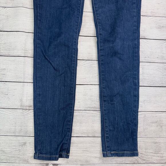 Levi's Women's High Rise Denim Leggings / Jeggings with Stretch Size 28 - Picture 2 of 7
